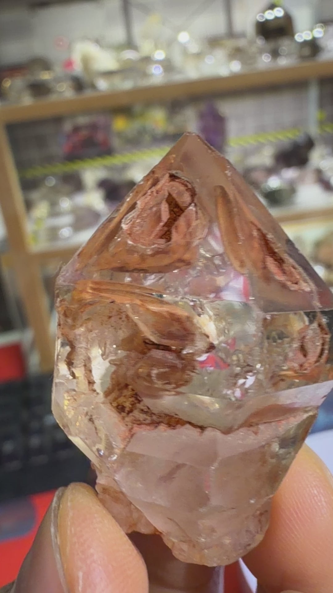 Red Mud Elestial Quartz with Bubble Inclusion - 31.8g - IMG_6734.MOV