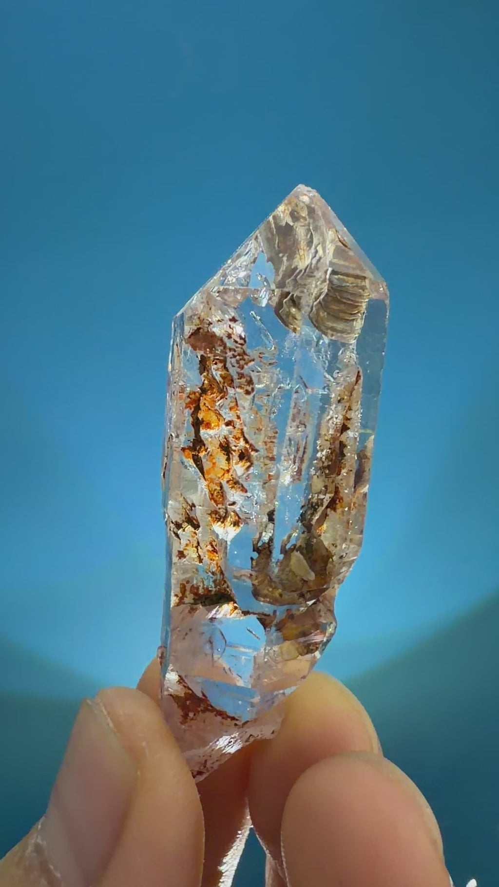 Red Mud Elestial Quartz Scepter - 24.5g - IMG_6712.MOV